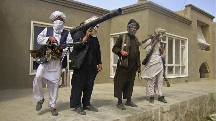 Taliban, Afganistandaki üç büyük kentin etrafını kuşattı
