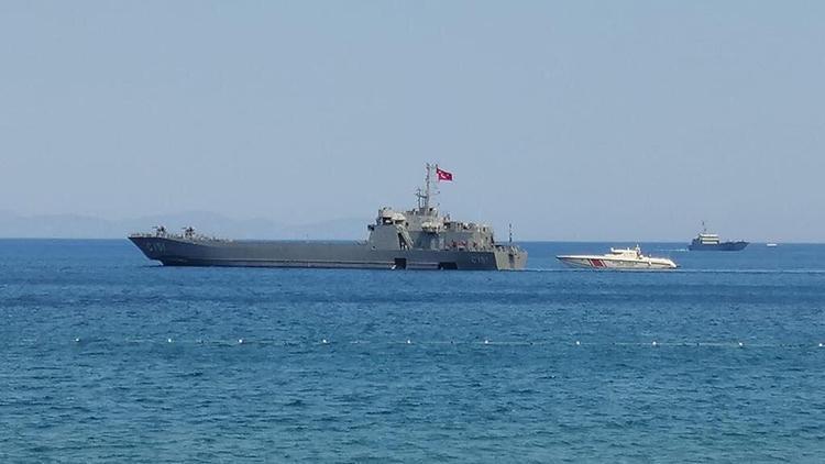 Son dakika... MSB: Marmariste denizden tahliyeye destek için 2 gemi sevk edildi