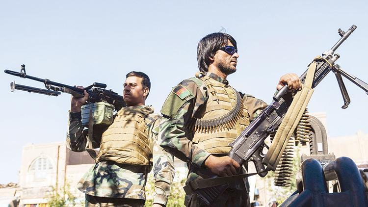 Taliban üç vilayet merkezine saldırdı