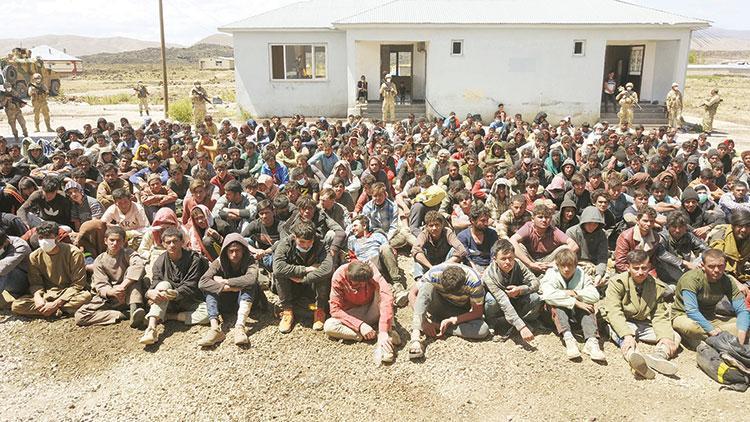 3 göçmen kaçakçısı tutuklandı