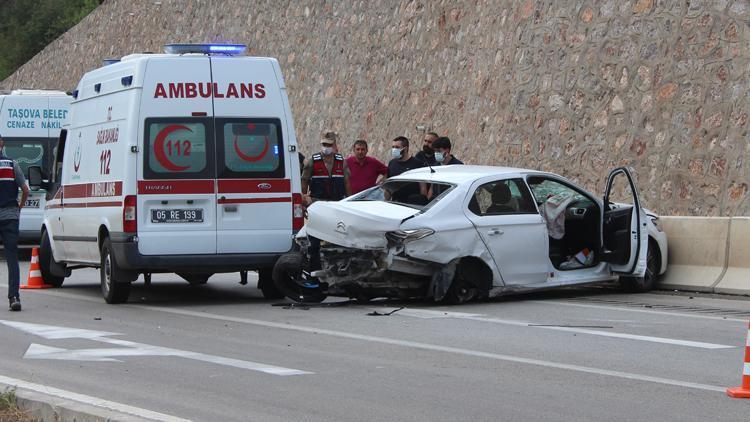 Amasyada kamyonet ile otomobil çarpıştı: 3 ölü, 2 yaralı