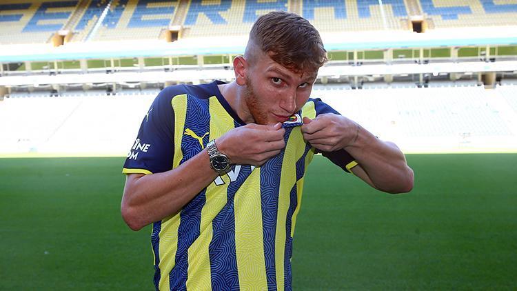 Son Dakika: Fenerbahçe, Burak Kapacakın transferini resmen duyurdu