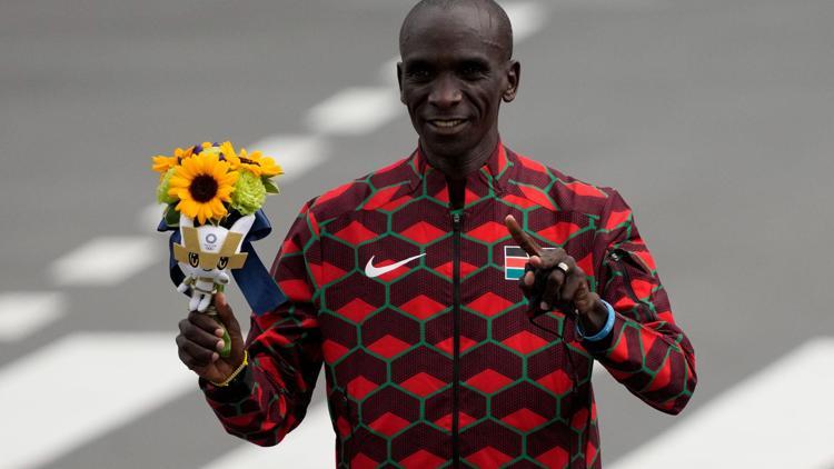 Yavuz Ağralı 52. oldu, Polat Kemboi yarışı bitiremedi, maratonda altın Kipchogenin oldu