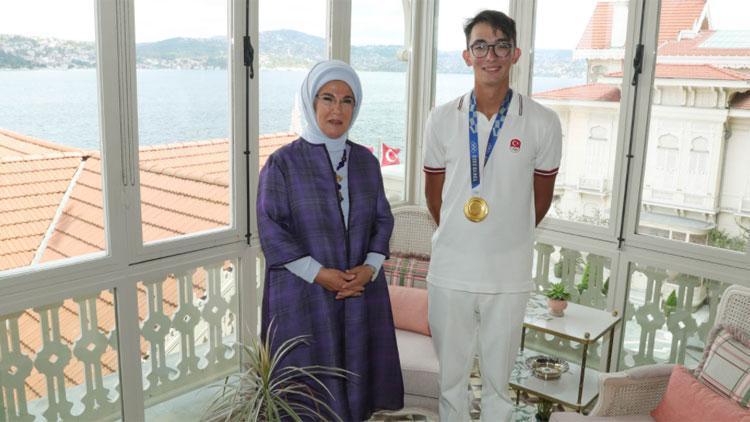 Emine Erdoğan, olimpiyat şampiyonu milli okçu Mete Gazozu kabul etti