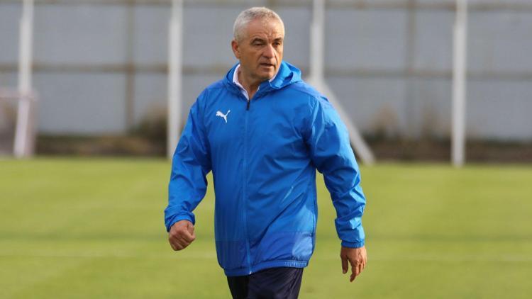 Sivasspor Teknik Direktörü Rıza Çalımbay: Avrupa maçlarına milli maç havasında çıkıyoruz...