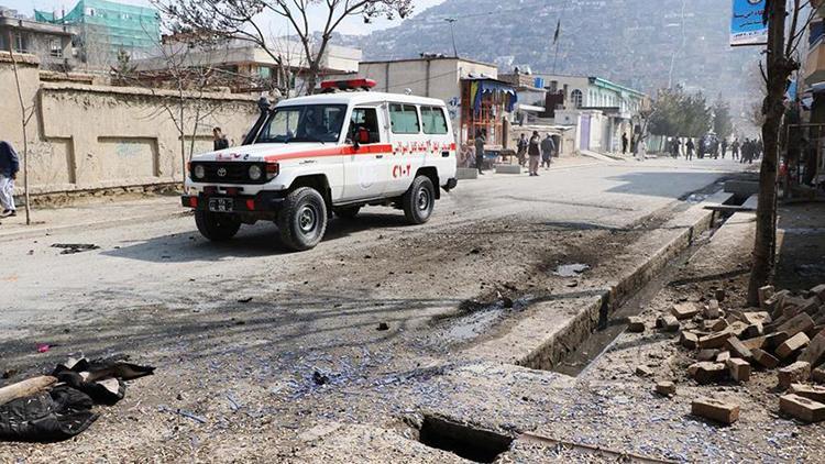 Afganistanda bombalı saldı: 12 ölü