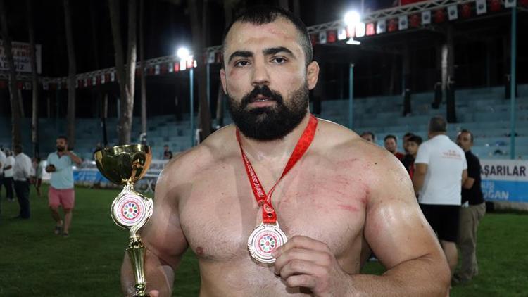 Aba Güreşi Türkiye Şampiyonasının başpehlivanı Barış Güngör oldu