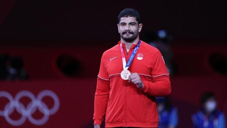 Taha Akgül: Sürpriz bir yenilgi aldım ve bronz madalya ile dönmek nasip oldu...