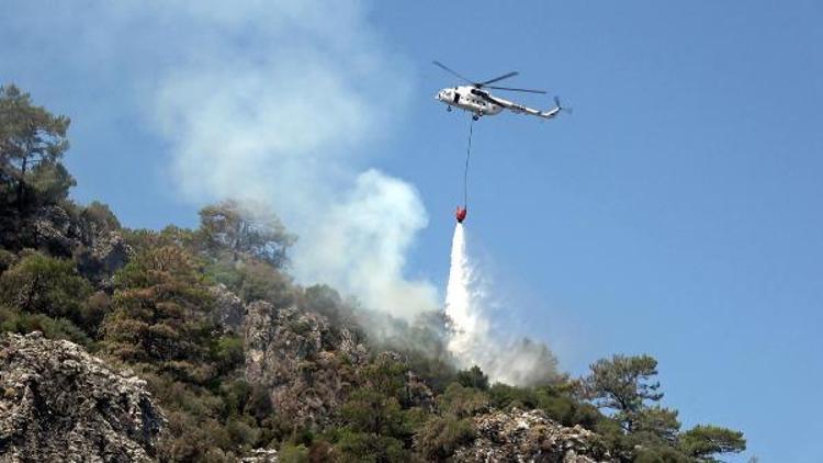 Marmarisin Turunç mahallesinde çıkan yangın söndürüldü