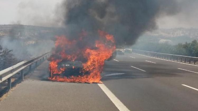Gaziantepte otomobil alev alev yandı