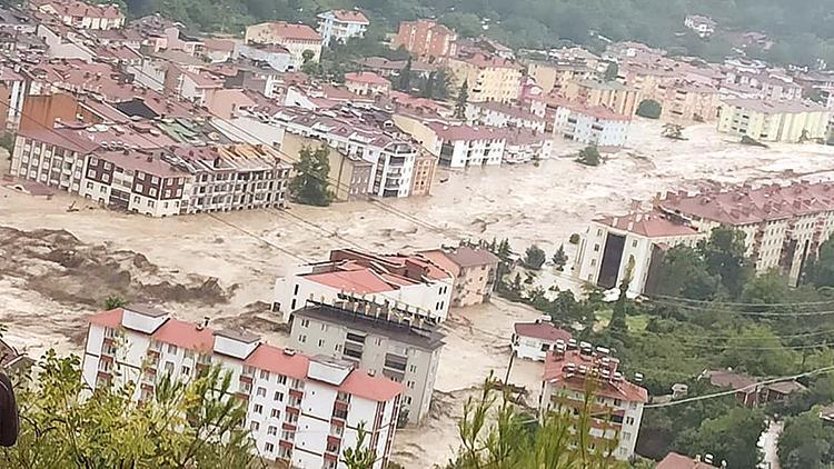 Bartın, Sinop, Kastamonu  ve Samsun’u sel vurdu