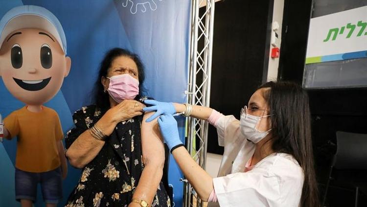 İsrailde 50 yaş üzeri ve sağlık çalışanları için üçüncü doz aşıya onay çıktı