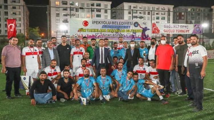 İpekyolu Belediyesinin düzenlediği futbol turnuvası, final maçıyla tamamlandı