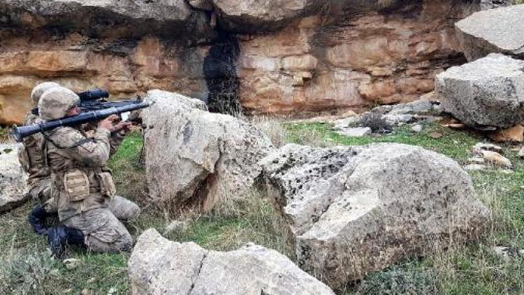 PKKlı teröristlere ait silah, mühimmat ve el bombası ele geçti