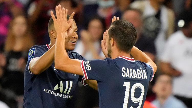 PSG, sahasında Strasbourgu dört golle geçti