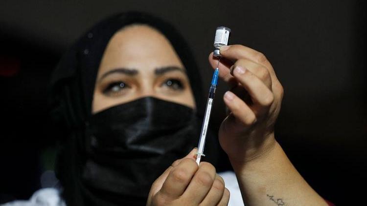 İsrail üçüncü doz aşı gruplarını genişletiyor
