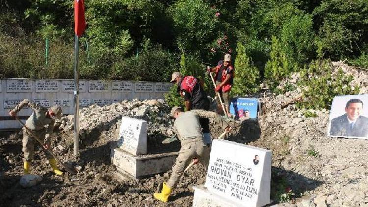Bozkurt Şehitler ve Gaziler Anıtı taş ve molozlardan temizlendi