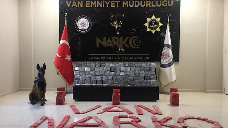 Van’da bir araçta çok miktarda uyuşturucu ele geçirildi: 1 gözaltı