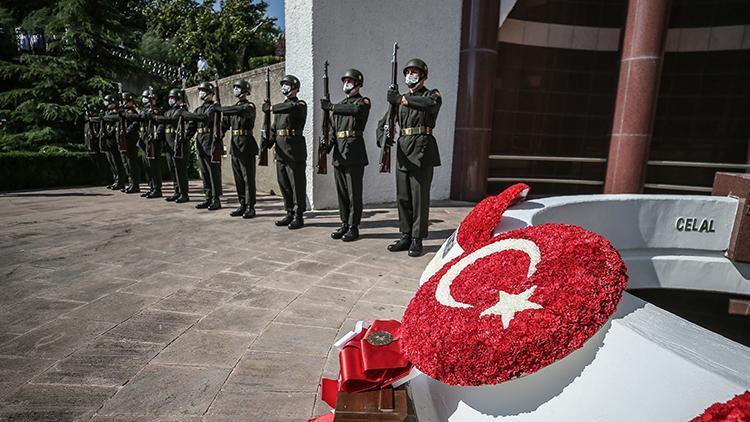 3. Cumhurbaşkanı Celal Bayar vefatının 35. yılında kabri başında anıldı