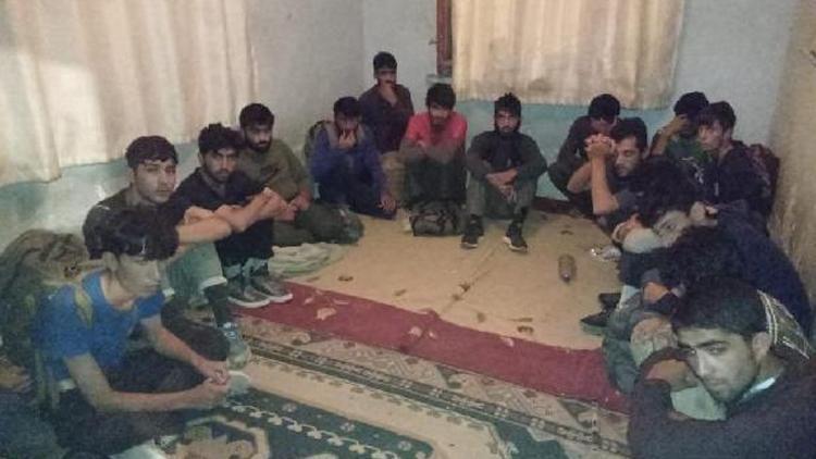 Vanda evde 43 kaçak göçmen yakalandı Organizatör tutuklandı