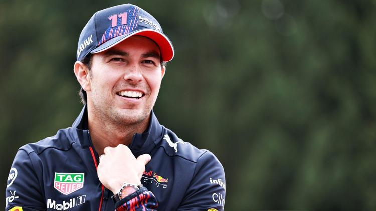 Formula 1 pilotu Sergio Perez, Red Bullda kaldı