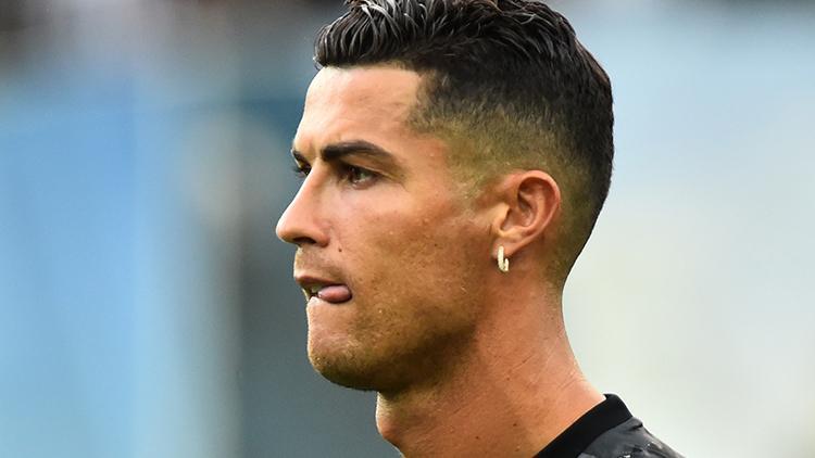 Son Dakika: Ronaldo 1 saatte Messiyi geçti Manchester United transferi açıklayınca...