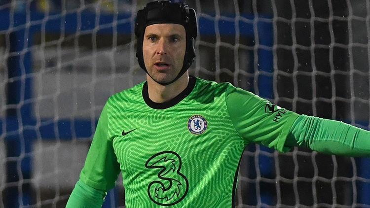 Futbolu bırakan Petr Cech sahalara hokeyle geri döndü 1 yıllık...