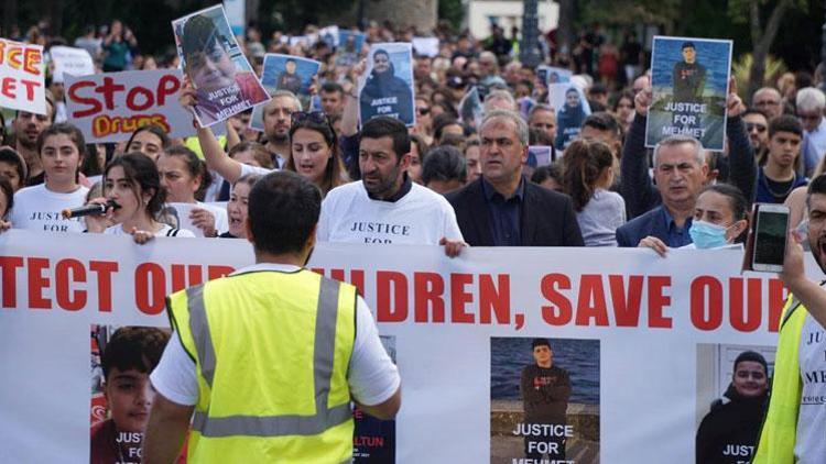13 yaşındaki Mehmet’in uyuşturucudan ölümü protesto edildi