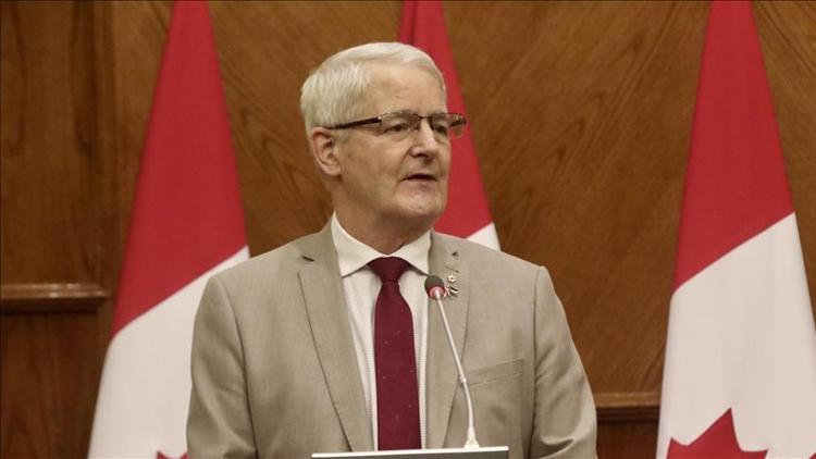 Garneau: Tahliyeler için Taliban’la müzakere yapacağız