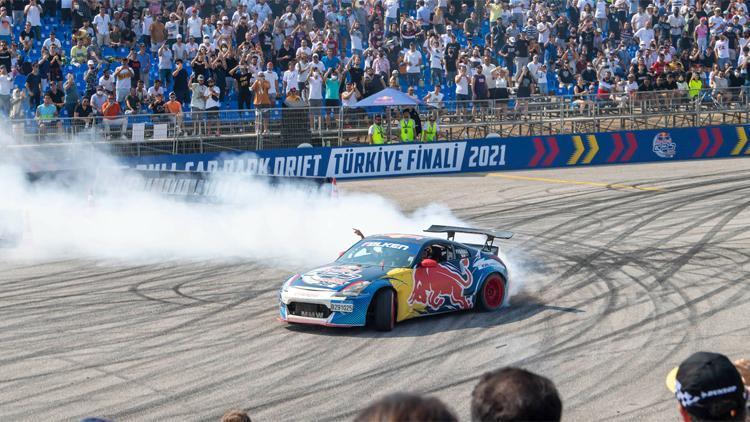 Red Bull Car Park Drift’te Türkiye’nin en iyi pilotu Berfu Tutumlu