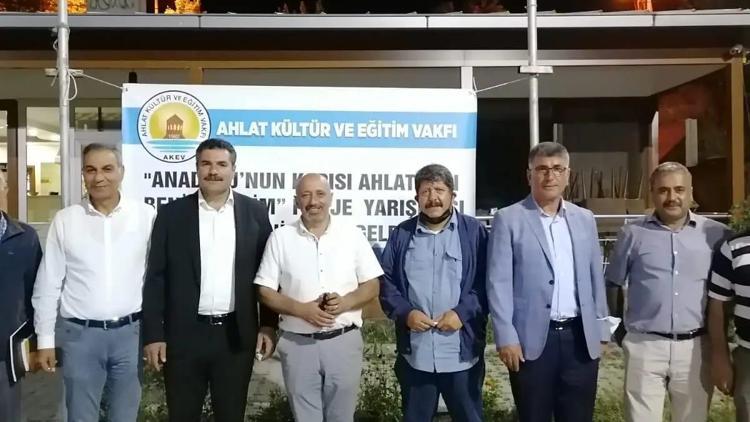 Fikirler Ahlat için yarıştı