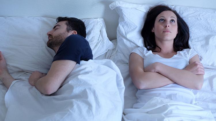Çiftler beraber mi yoksa ayrı mı uyumalı ‘Cinsel hayatı geliştirebilir...’