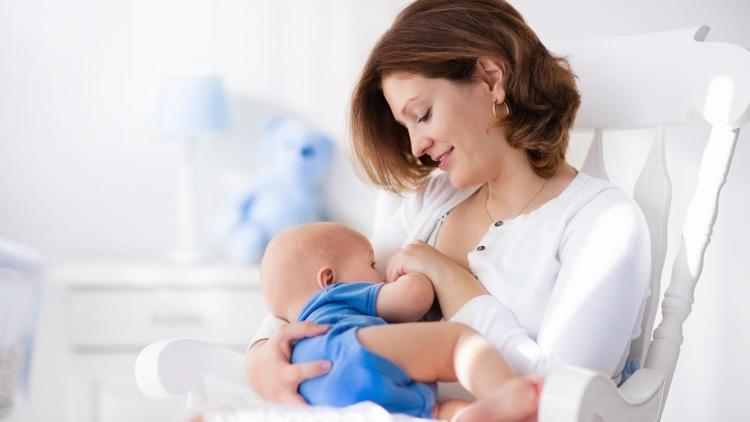 Emziren anneler aşı olmalı mı? Sağlık Bakanlığı’ndan emziren annelere Covid-19 aşı önerisi