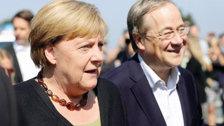 Almanya’da birlik partilerinin düşüşü sürüyor
