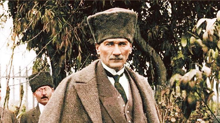 Rum Yönetiminden skandal direktif: İngilizce kitaplarından Atatürk sayfasını yırtın