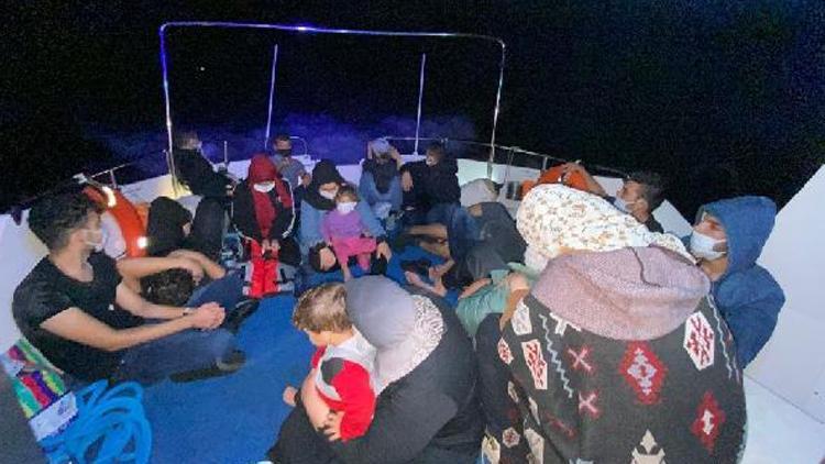 Yunanistanın geri ittiği 18 göçmen kurtarıldı
