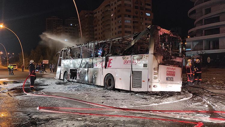 Ankarada korkunç kaza Kaza yapan otobüs alev aldı: 1 ölü, 20 yaralı