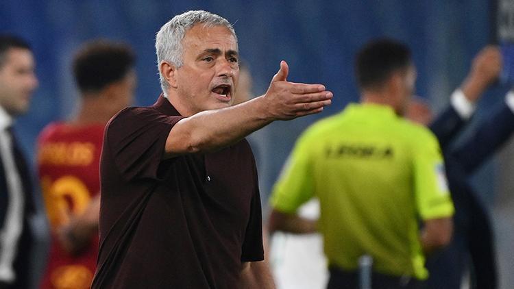 Roma, Mourinhonun 1000. maçında son dakika golüyle galip geldi