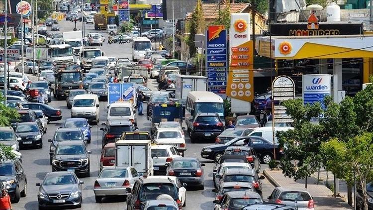 Lübnanda benzin kıtlığı... İstasyonlarının yüzde 90ı kapalı