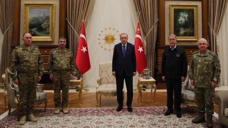 Cumhurbaşkanı Erdoğan, Azerbaycan Savunma Bakanı Hasanov ve Genelkurmay Başkanı Veliyevi kabul etti