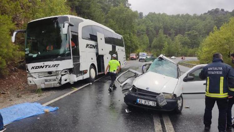 Antalyada otobüs ile otomobil çarpıştı: 2 kişi hayatını kaybetti, 2 çocuk yaralandı