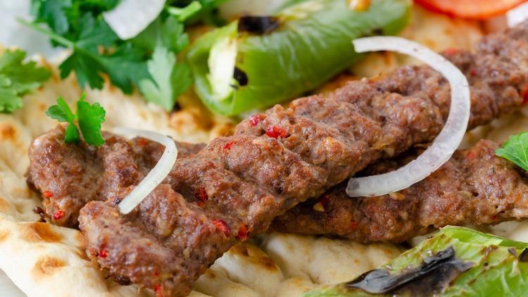 Gelinim Mutfakta Adana kebabı nasıl yapılır? Adana kebap tarifi, malzemeleri