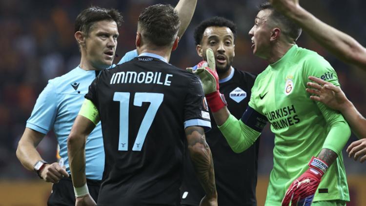 Son Dakika: Galatasaray - Lazio maçında hakem Matej Juga büyük tepki Taraftar ve Terim çileden çıktı