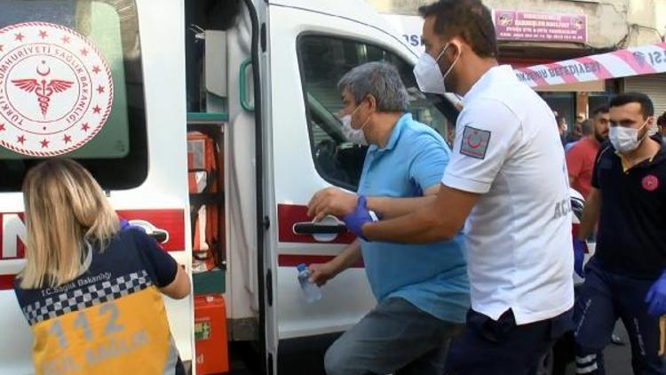 Beyoğlunda korkutan yangın: 12 işçi dumandan etkilendi