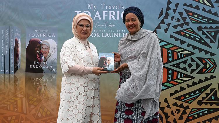 Emine Erdoğan Afrika Seyahatlerim adlı ilk kitabının tanıtımını New York’ta yaptı