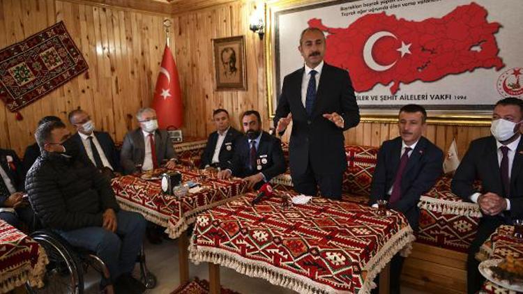 Bakan Gül: Türkiye, terör örgütlerini dize getirebilecek güçtedir