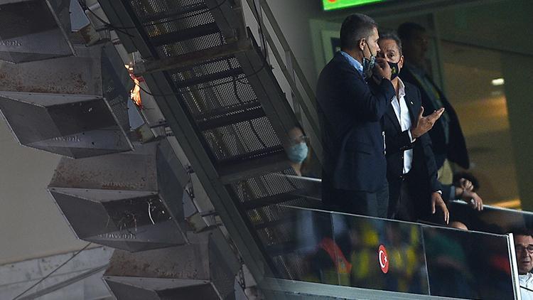 Son Dakika Haberi... Fenerbahçe-Giresunspor maçında ufak çaplı yangın Kontrol altına alındı