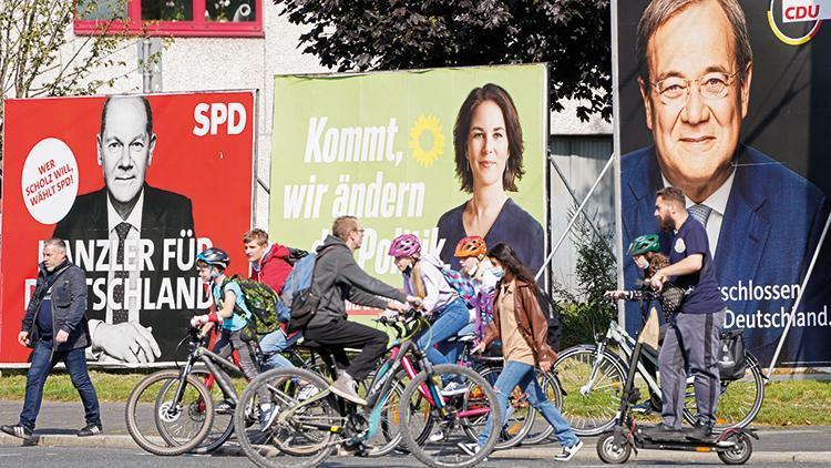 Almanya’da küçük partiler koalisyon hesabına başladı