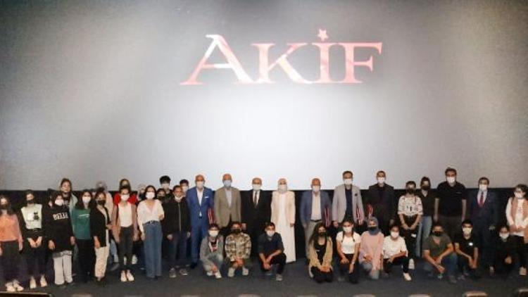 Vali Demirtaş, “Akif” filmini öğrencilerle izledi