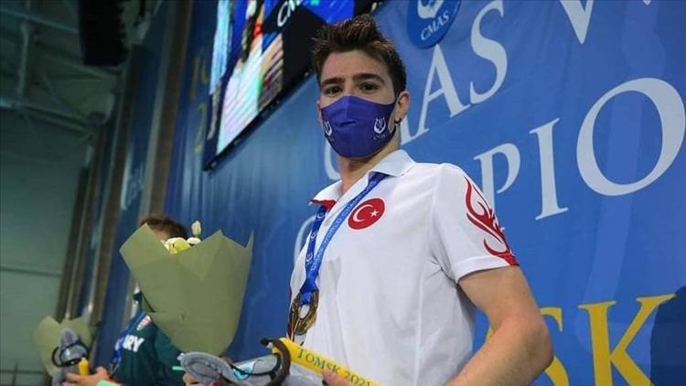 Milli sporcu Derin Toparlak, paletli yüzme 5 bin metrede dünya şampiyonu oldu